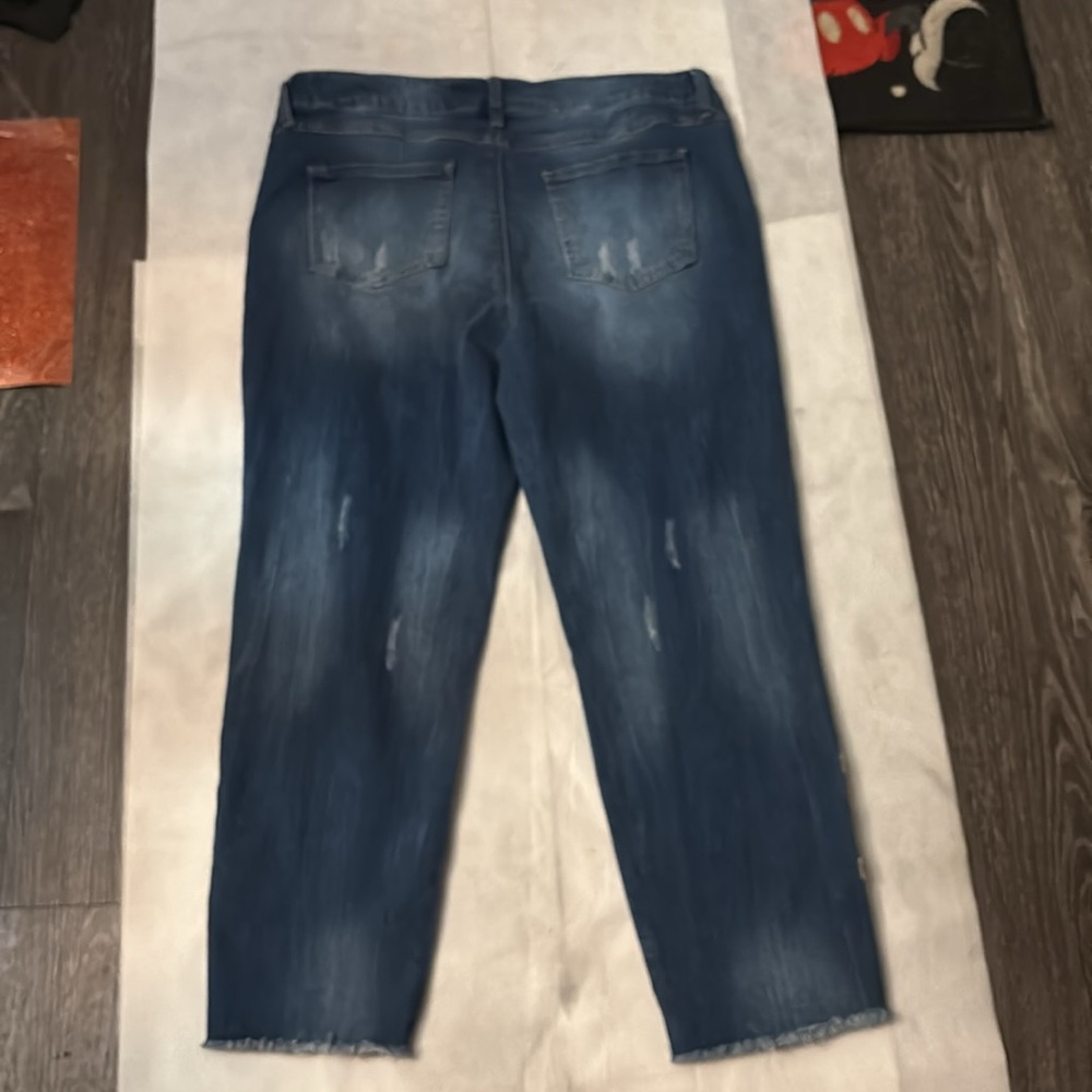 Signature Studio E Embroidered Shark Bite Hem Jeans 16 Boho Festival Hippie - Picture 2 of 11